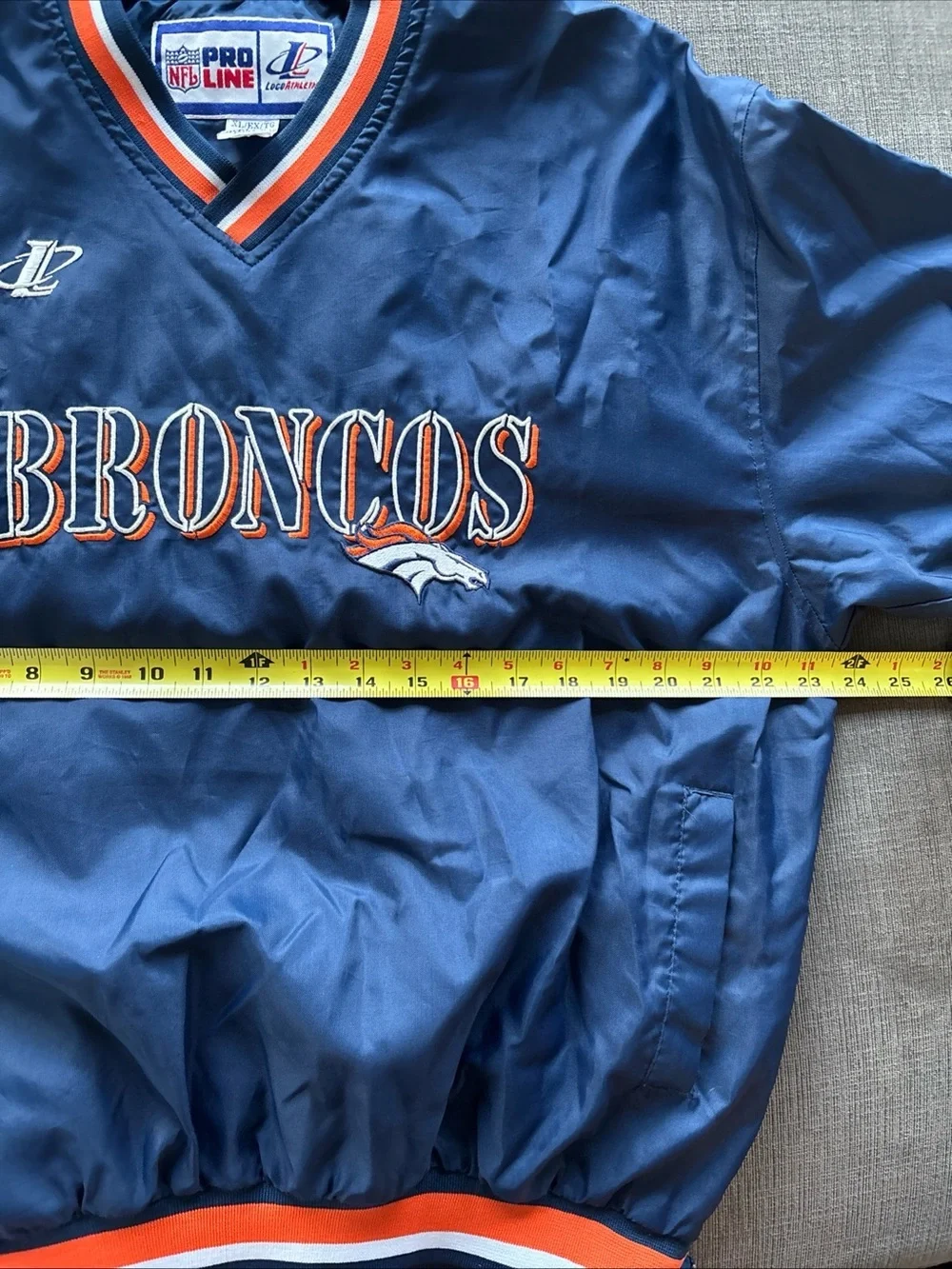 Vintage 90s Boys XL (18) NFL Pro Line Denver Broncos pullover windbreaker Vneck